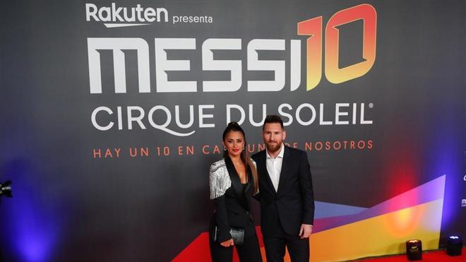 Las imágenes de la alfombra roja de Messi 10 - Leo Messi y Antonela Rocuzzo