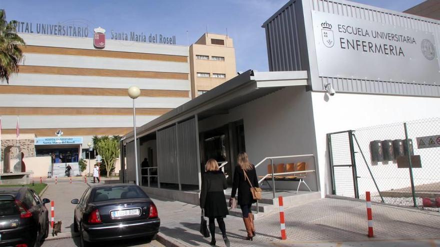 Sanidad no tiene previsto reabrir la UCI del hospital del Rosell este año