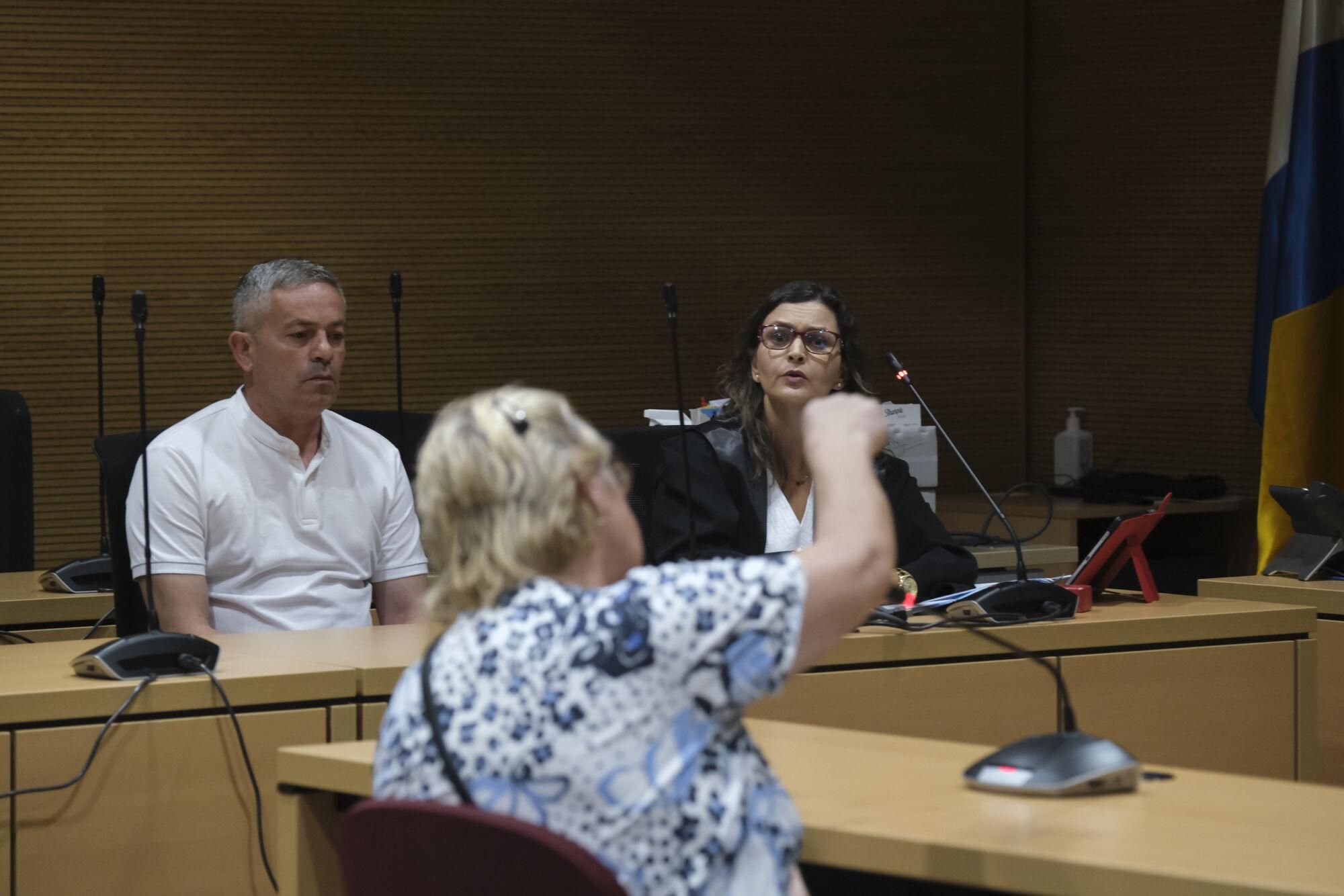 Juicio por homicidio en Vecindario