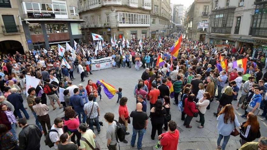 Un aspecto de la Praza da Peregrina durante la concentración celebrada ayer.