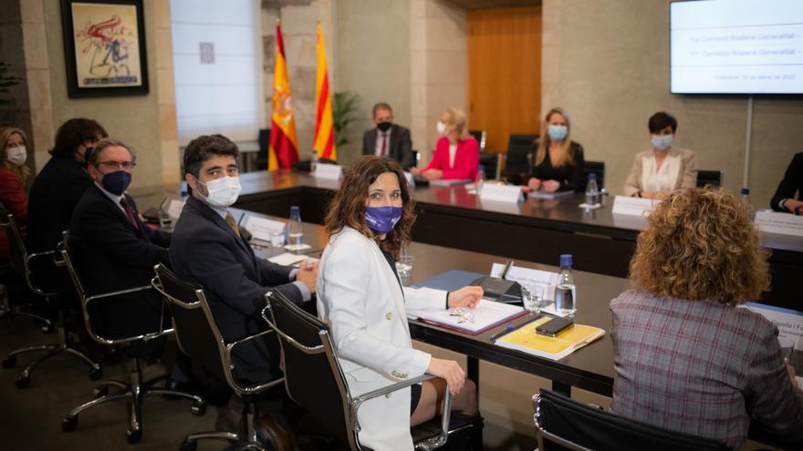 La consellera de Presidencia, Laura Vilagrà (c); el vicepresidente y conseller de Políticas Digitales y Territorio, Jordi Puigneró (3i); y el conseller de Economía y Hacienda de la Generalitat, Jaume Giró; en una reunión en el Palau de la Generalitat.