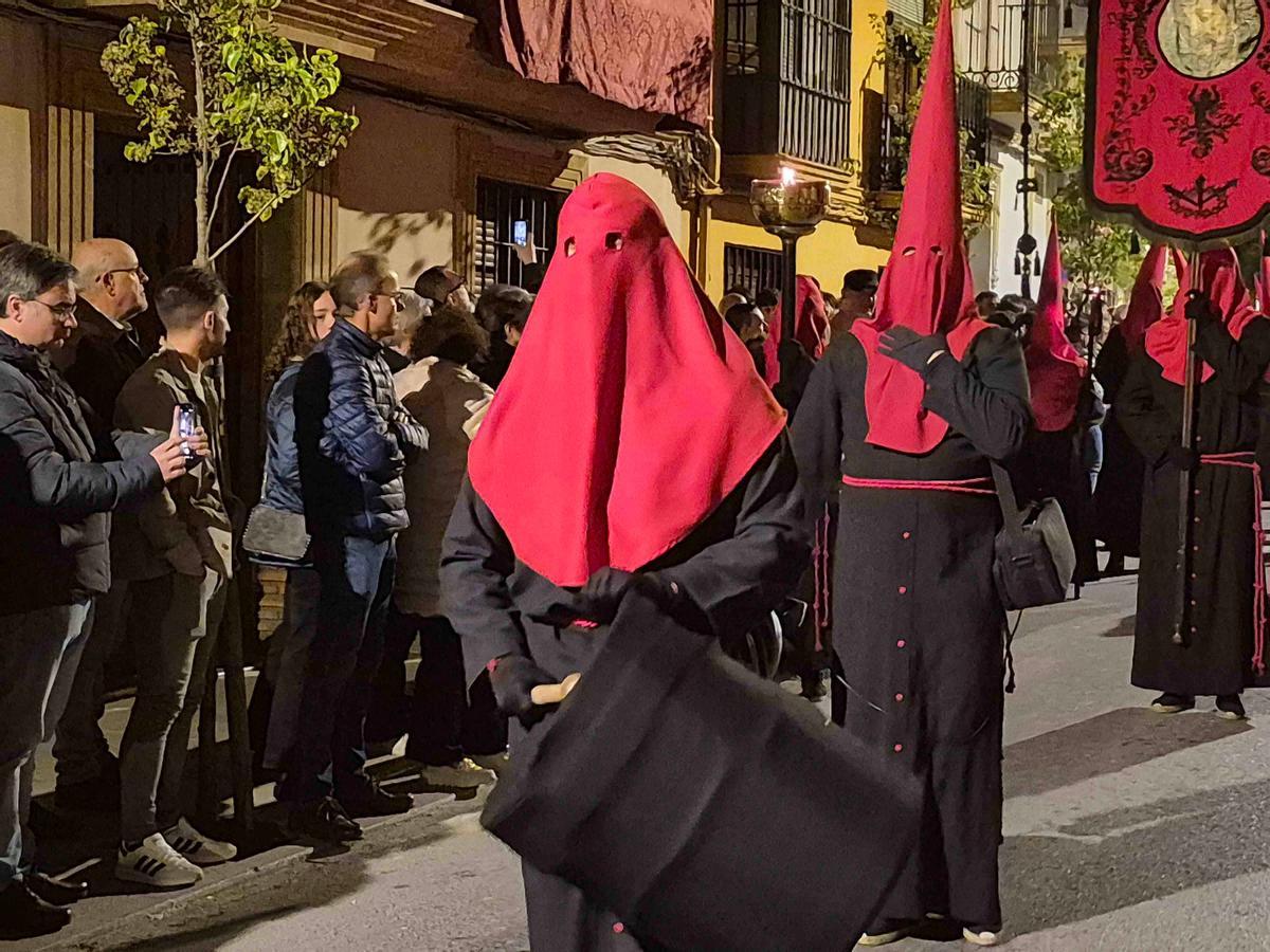 Nazarenos del Cristo de la expiración de Cabra.
