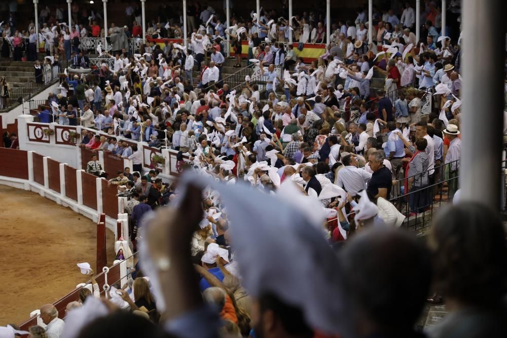 Segunda corrida de toros en El Bibio