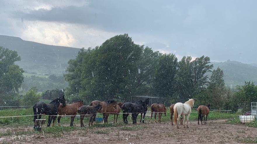 Vídeo: Granizada este martes en municipios como Morella o Todolella