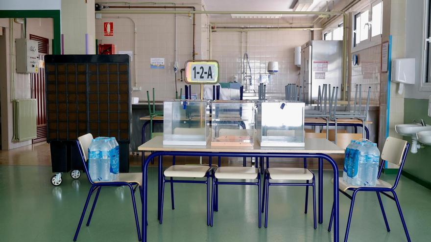 Alaquàs hace acopio de botellas de agua para las mesas electorales contra el calor