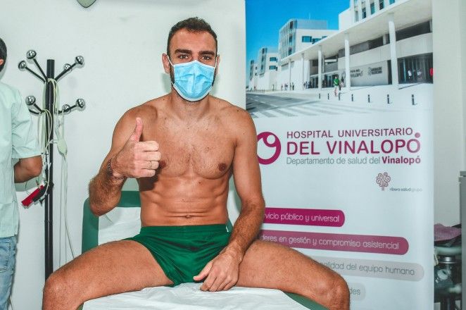 Los jugadores del Elche comienza a pasar las pruebas médicas