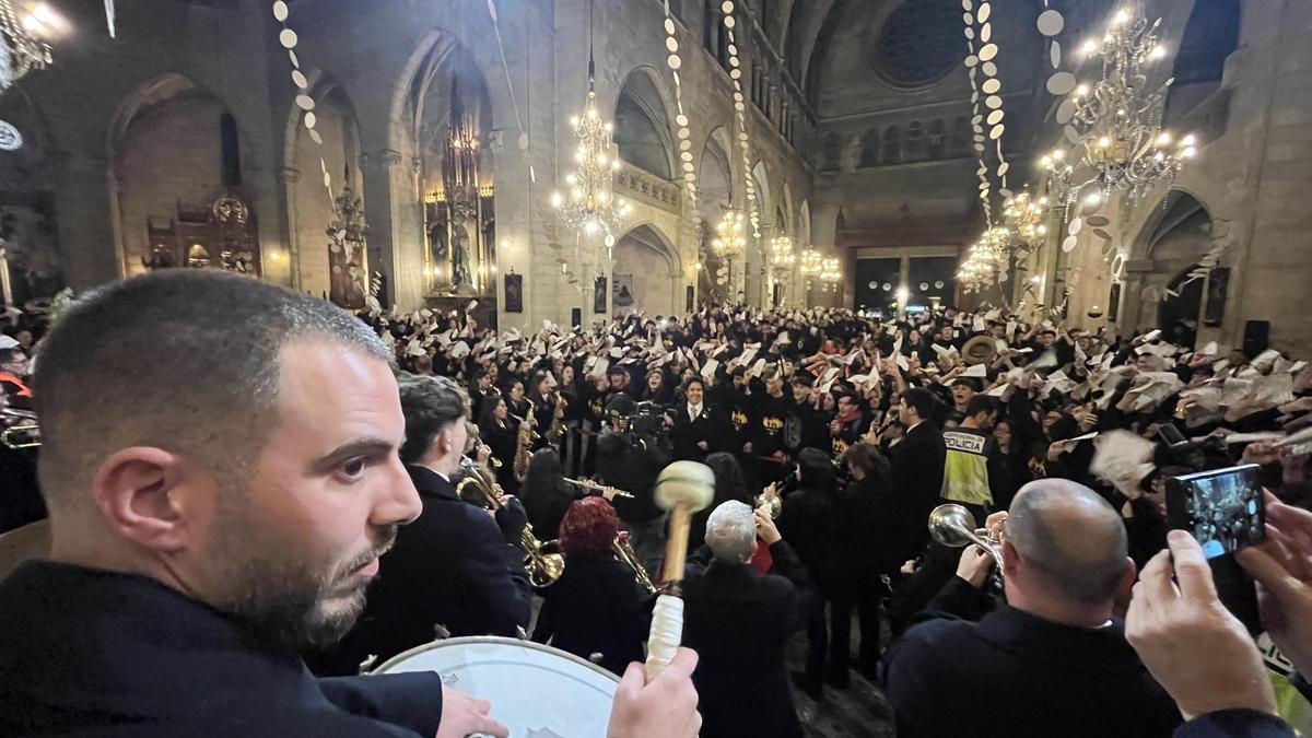 La Esglèsia dels Dolors de Manacor canta los 'goigs' de Sant Antoni, el pasado martes.