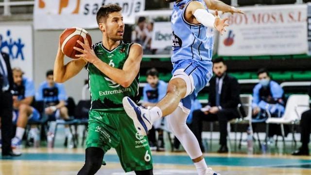 El Cáceres inicia ante el Murcia su pelea por la permanencia