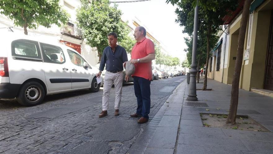 El Ayuntamiento de Córdoba levantará toda la calzada de la calle Mayor de Santa Marina para reparar los numerosos hundimientos