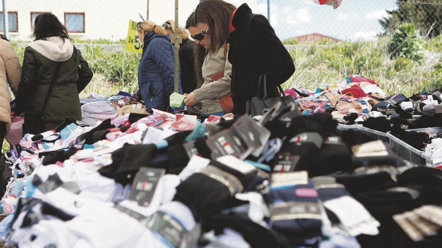 Una de las jornadas del mercadillo de los martes del último mes.