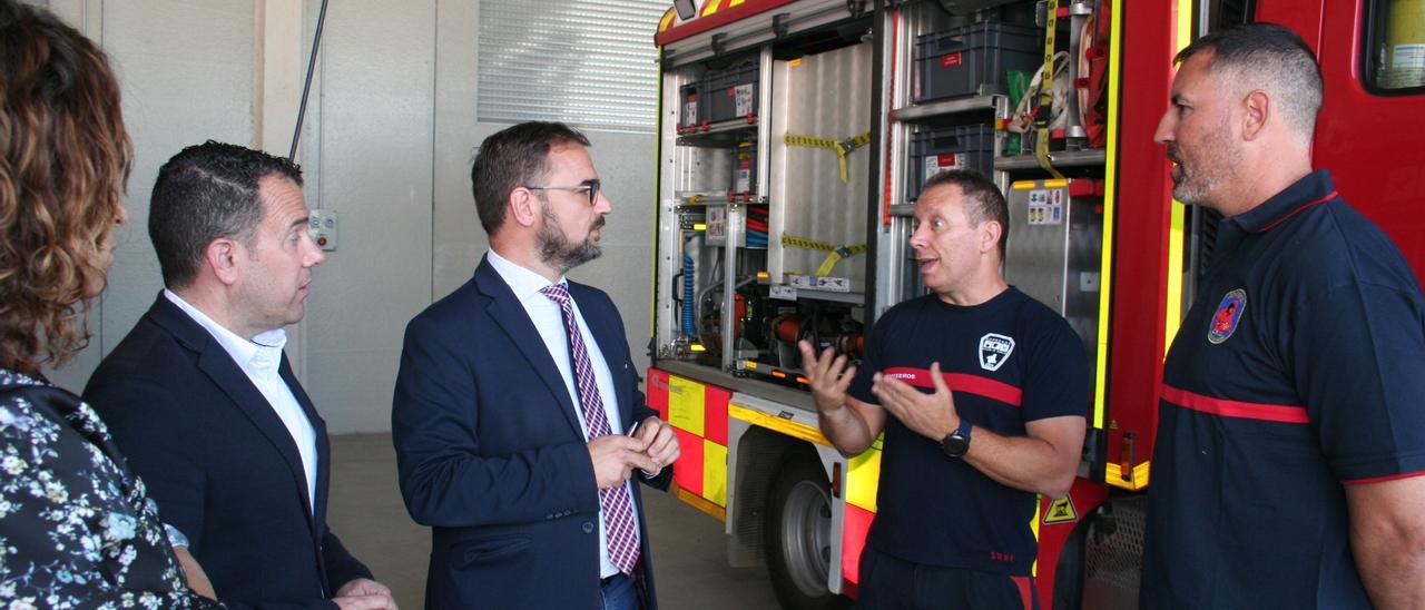 Casalduero, Moreno y Mateos, en el parque de Bomberos de Lorca.