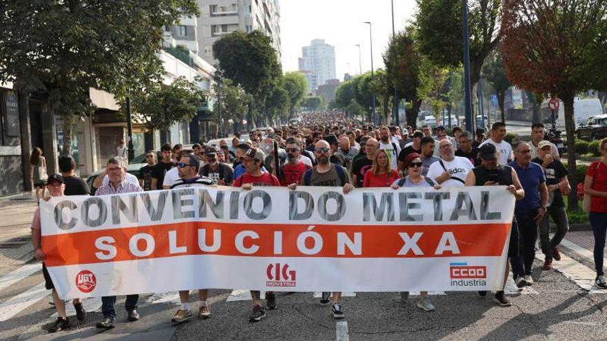 Trabajadores del metal en una jornada de protestas convocada por los sindicatos (Vigo).