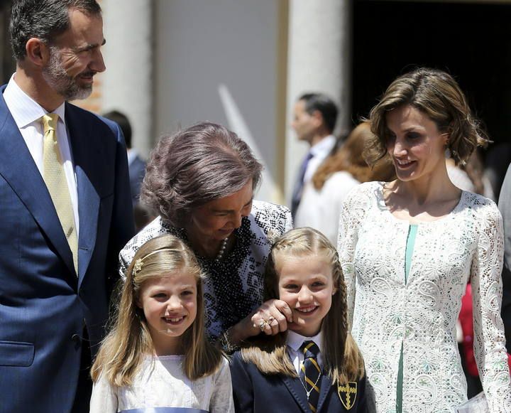 LA PRINCESA LEONOR RECIBE LA PRIMERA COMUNI?N