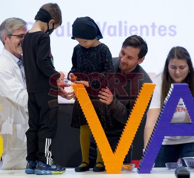 Leo Messi en la colocación de la primera piedra del SDJ Pediatric Cancer Center de Barcelona en el Hospital Sant Joan de Déu