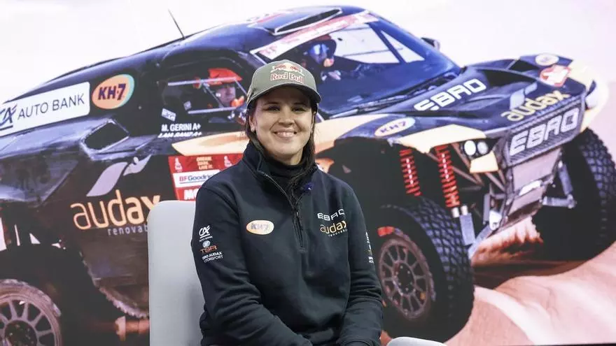 La española Laia Sanz, 20ª en Dakar, "contenta" por el triunfo en motos de su amigo Benavides