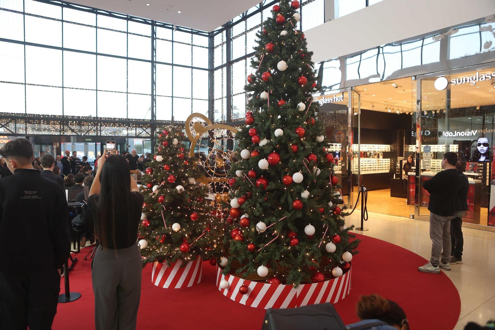 Coruña The Style Outlets enciende la Navidad con sorteos y música