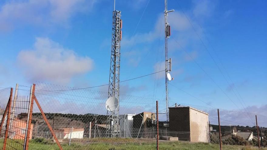 Antena de repetición instalada en El Maderal