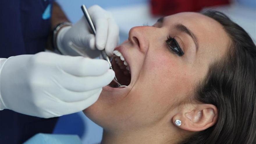 Los dentistas alertan a los pacientes sobre el intrusismo