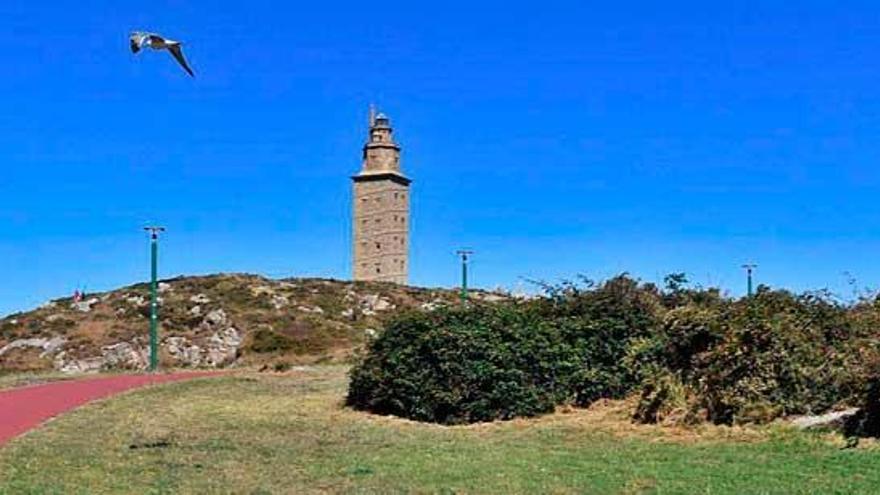 El entorno de la Torre de Hércules, ayer.