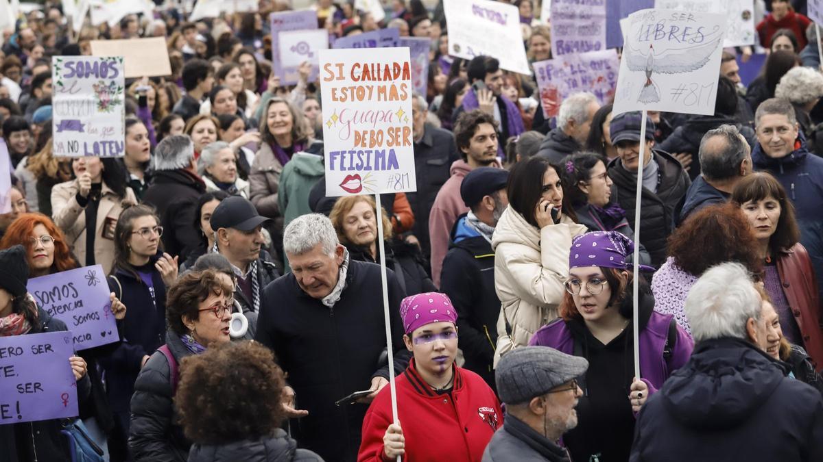 Asistentes a una manifestación del 8M en Córdoba.