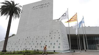 La bandera catalana y la argentina ya ondean en el hotel de la boda de Messi