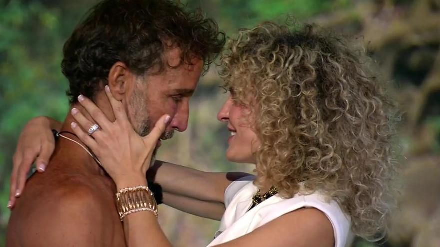 Álvaro Muñoz Escassi aclara su boda con Sheila Casas: &quot;Feliz&quot;