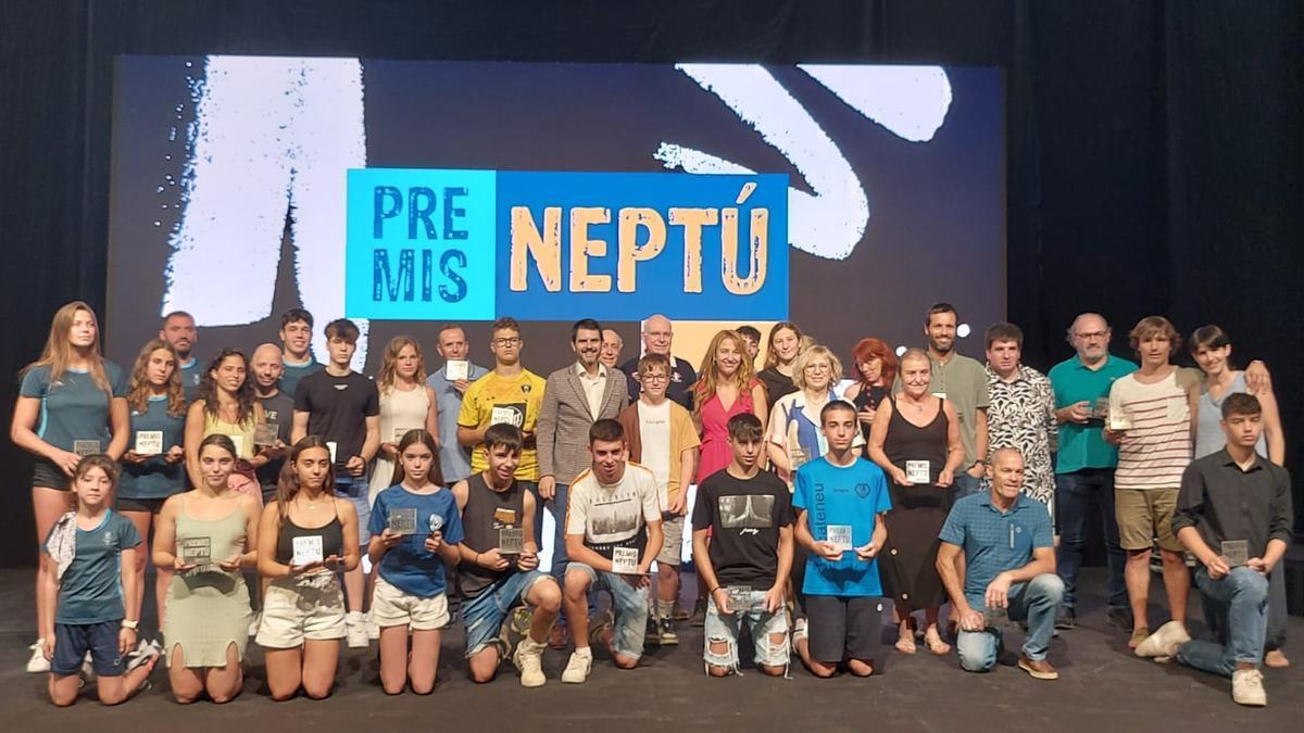 Un grup d&#039;entitats i esportistes premiats a la cerimònia dels Neptú