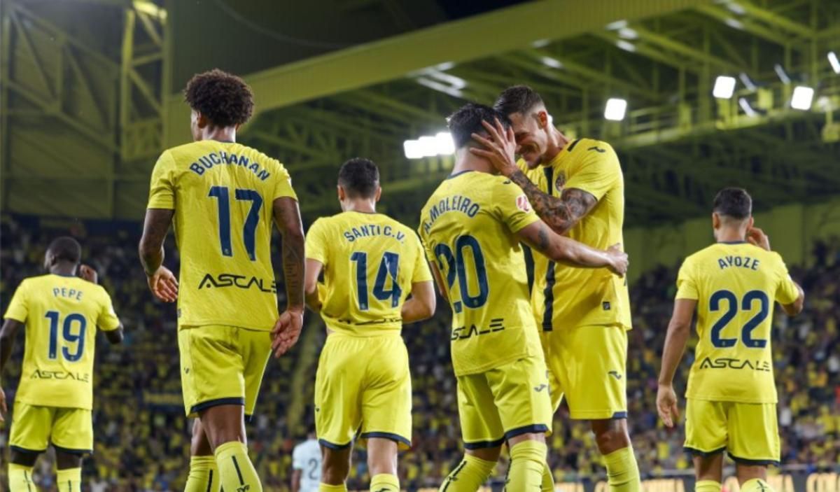 Los jugadores del Villarreal celebrando uno de los goles ante el Betis