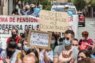 Médicos de Familia, pediatras y enfermeros se plantan ante Barceló por el colapso sanitario