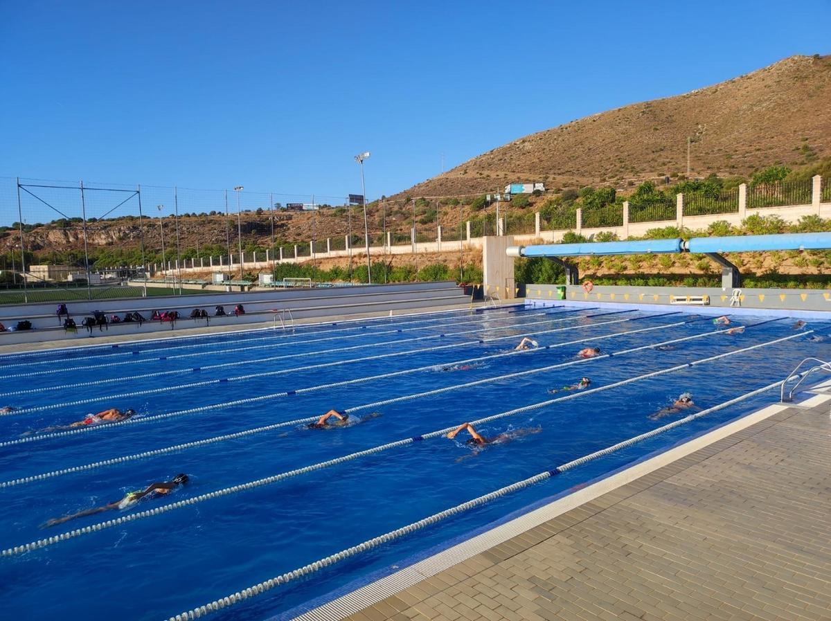 La piscina Virgen del Carmen III atrae a nadadores de países del norte de Europa.