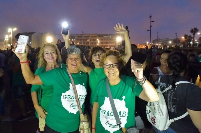 23-08-2019 LAS PALMAS DE GRAN CANARIA. Cadena humana en el paseo de Las Canteras contra el incendio  | 23/08/2019 | Fotógrafo: Andrés Cruz