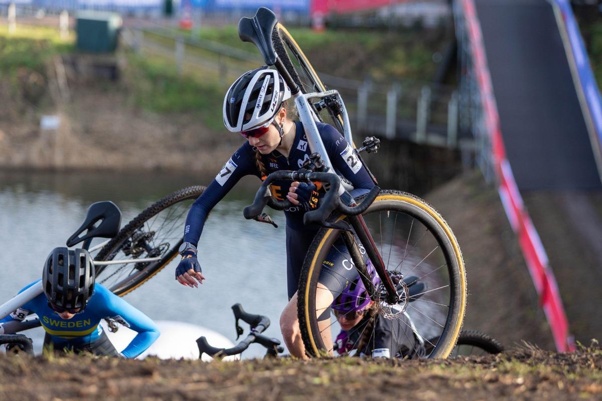 Carla Bañuls Puente, en acción, en la carrera júnior del Mundial