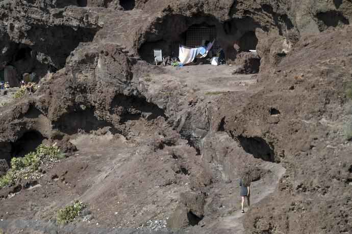 LAS PALMAS DE GRAN CANARIA 16-01-2019 LAS PALMAS DE GRAN CANARIA. Reportaje sobre el abandono de la cueva de Los Canarios. Reportaje sobre el abandono de la cueva de Los Canarios.  FOTOS: JUAN CASTRO