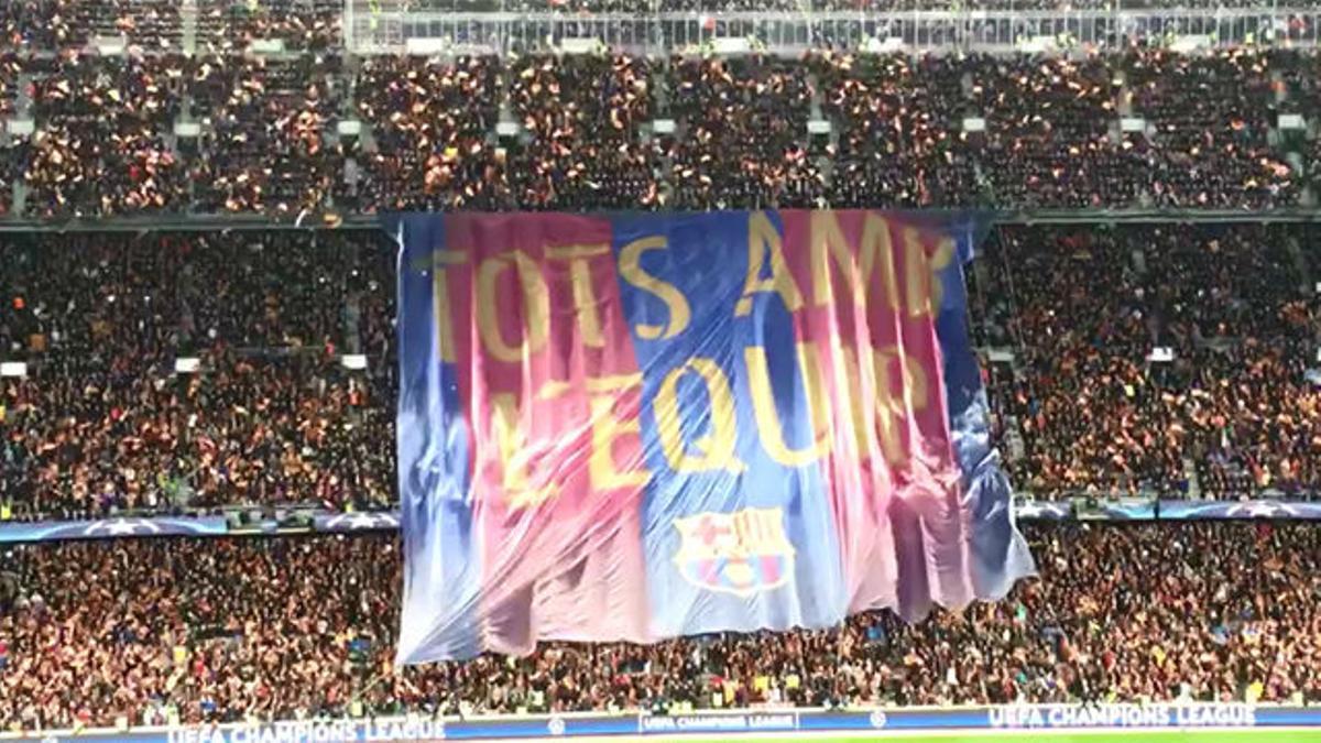 Así se desplegó la pancarta del Camp Nou