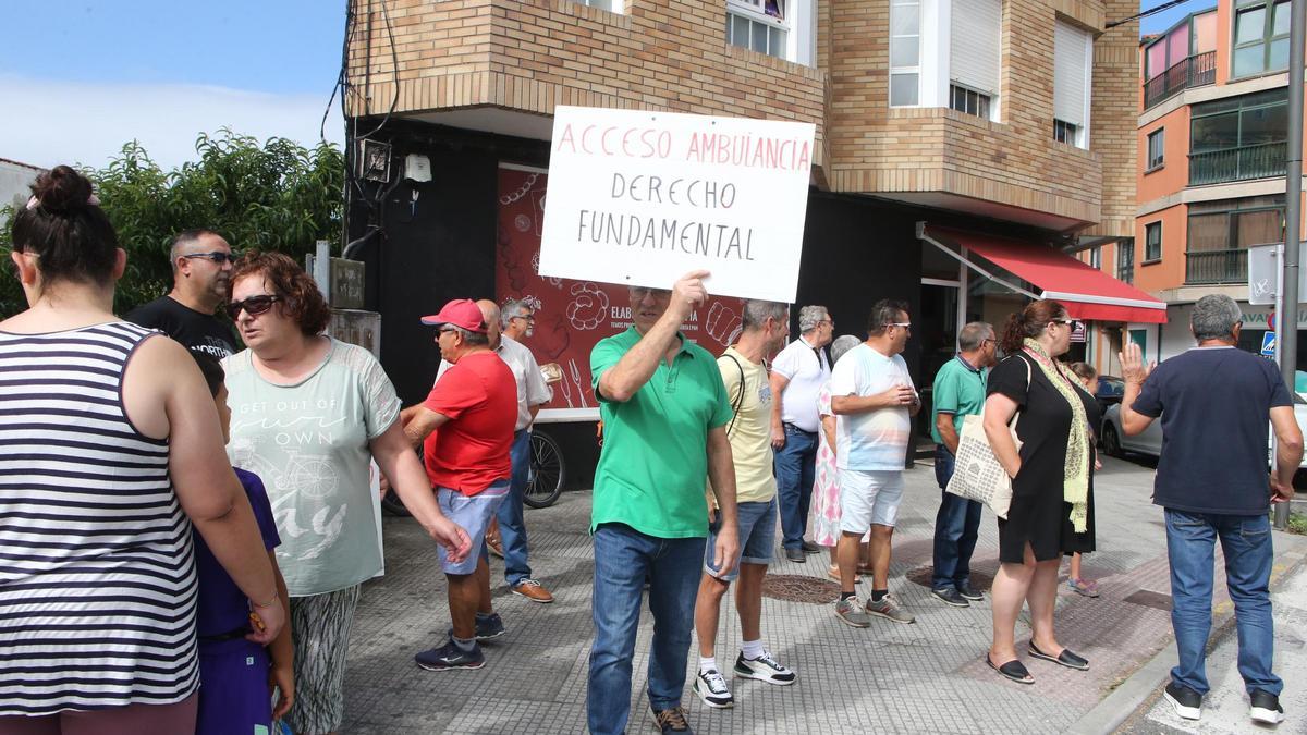 Tercera protesta de los vecinos de A Roza, en Beluso