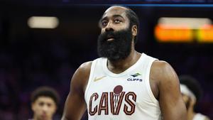 James Harden en su debut con los Cavaliers