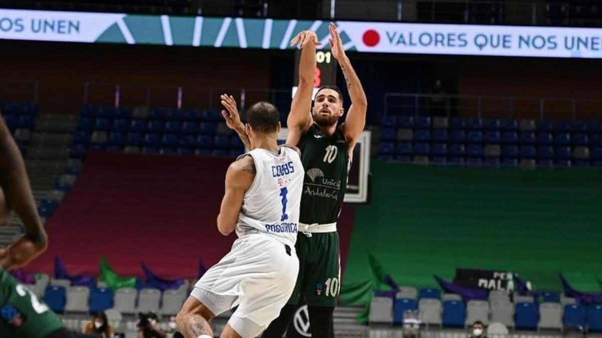 Francis Alonso en un partido de Eurocup