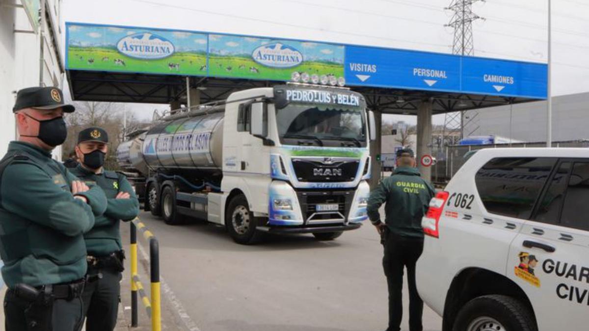 Tiendas asturianas se quedan sin mercancía por el bloqueo a la industria agroalimentaria