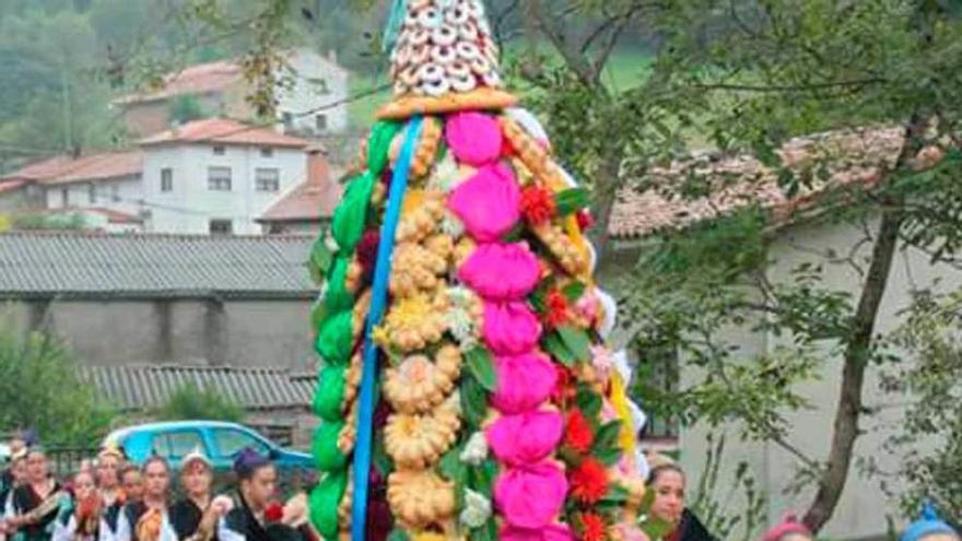 Vibañu, en Llanes, de gala por el Rosario