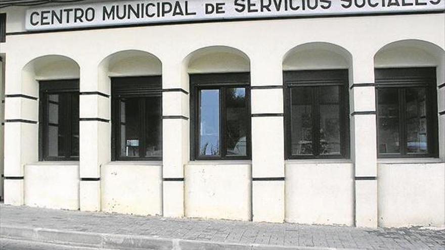 El ayuntamiento recibe 126.000 euros de la Junta para prestar la atención básica