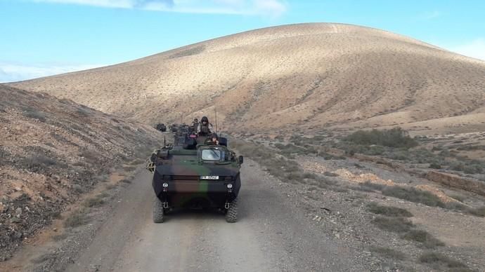 Ejercicios de adiestramiento terrestre en los campos militares de La Isleta y Pájara