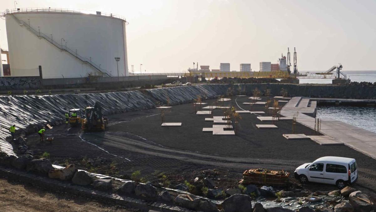 Puertos de Tenerife concluye este mes  el solárium en el litoral de Valleseco 