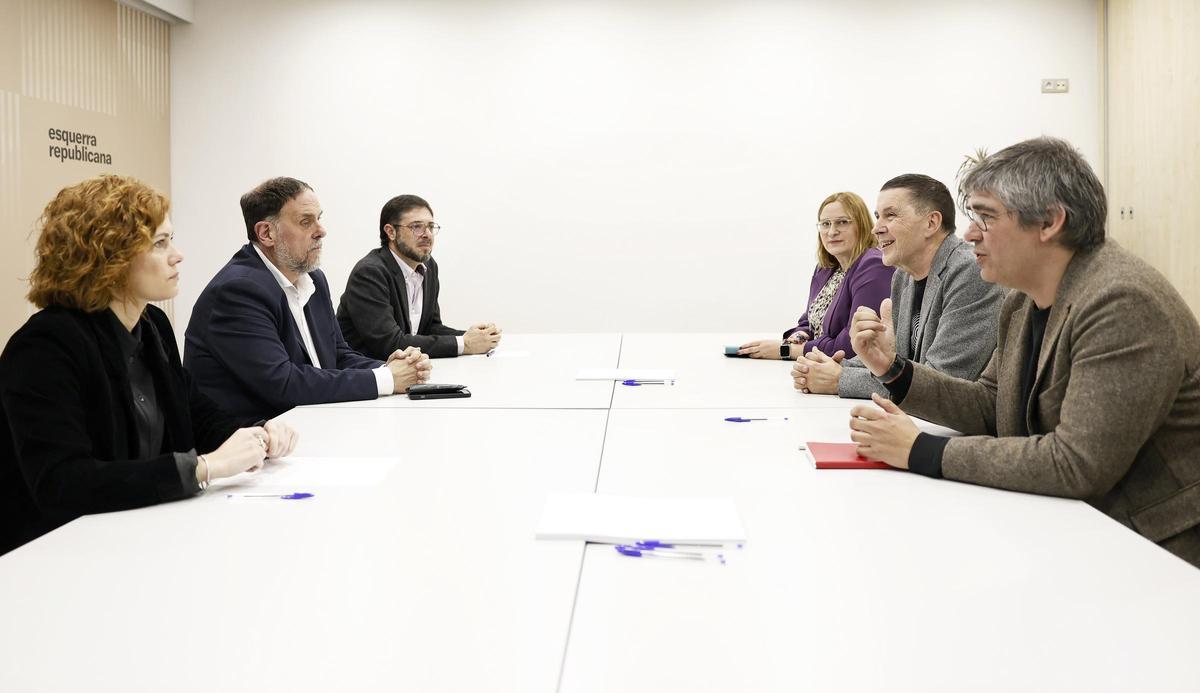 Reunión de ERC y EH Bildu liderada por Oriol Junqueras y Arnaldo Otegi.