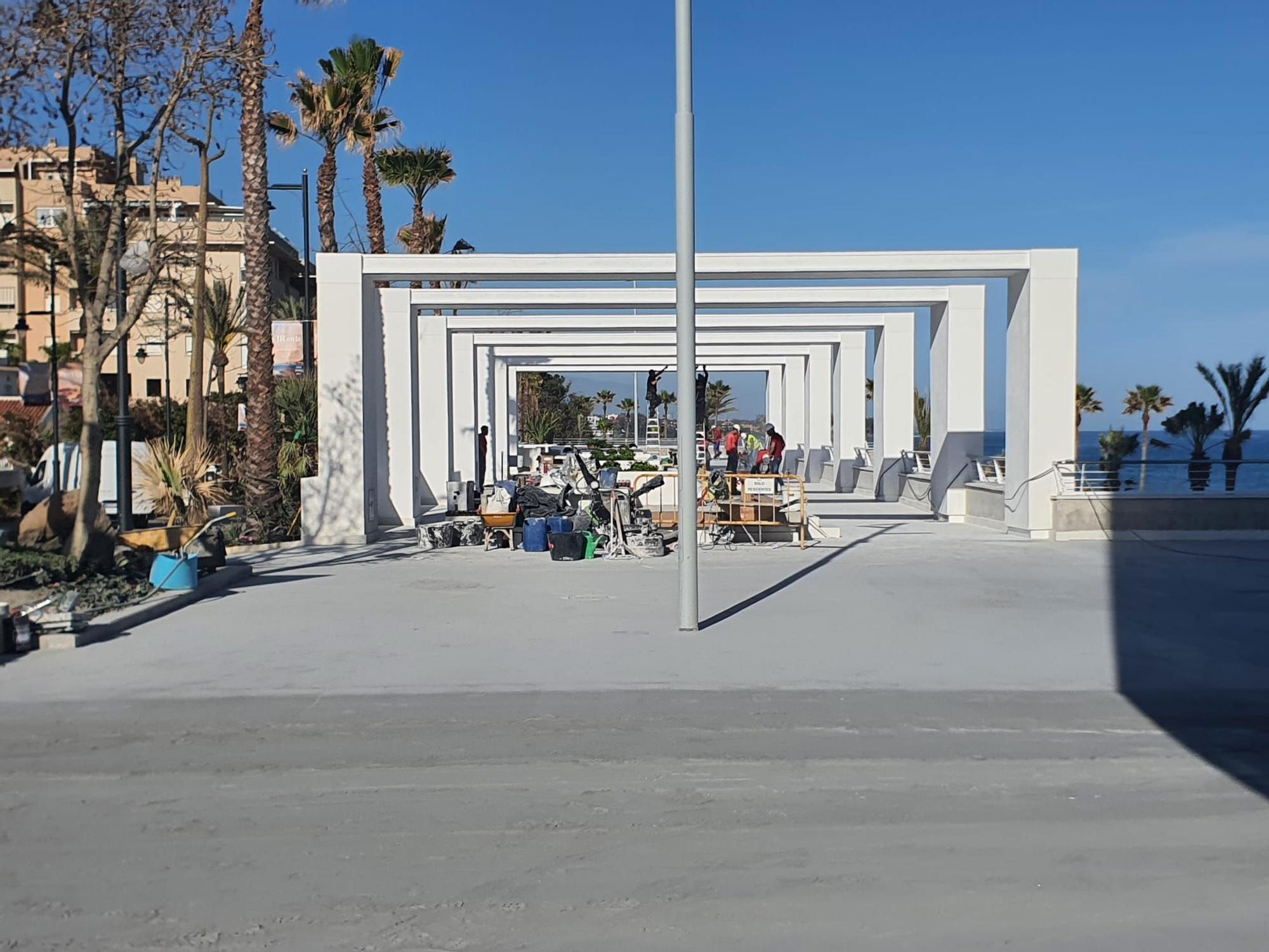 Juanma Moreno inaugura el Mirador del Carmen