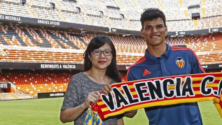 Oficial: Danilo, nuevo jugador del Valencia CF