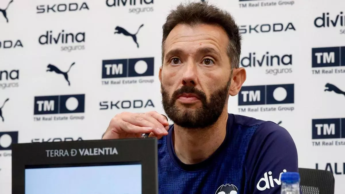 Corberán en sala de prensa ante el próximo encuentro frente al Rayo Vallecano