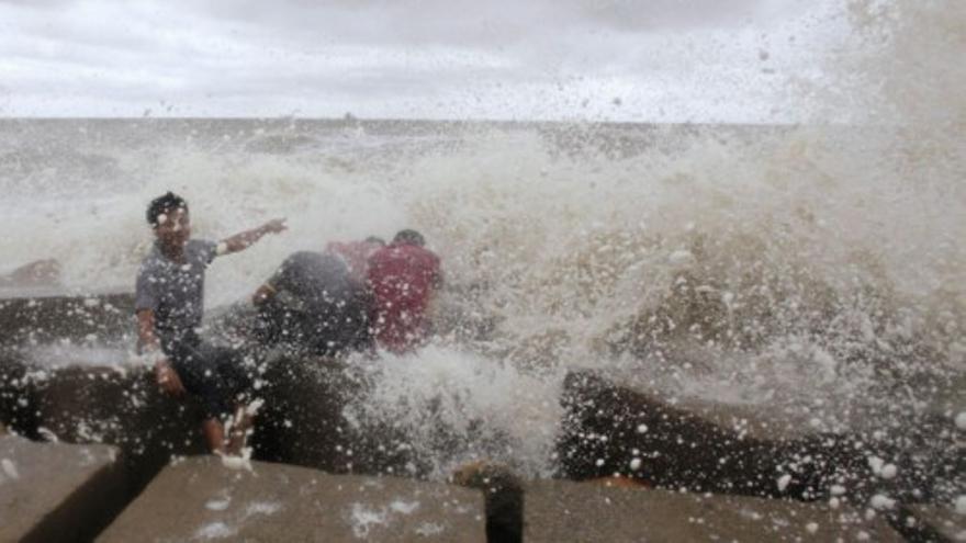 El ciclón Mahasen deja más de cuarenta muertos en Bangladesh