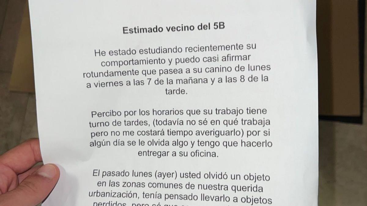 Venganza de un vecino a otro por dejar los excrementos de su perro / Tuit de Ceciarmy