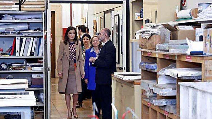 La reina Letizia, ayer, durante la visita.