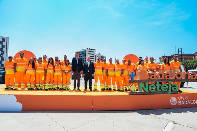 Badalona gana más de un centenar de trabajadores y unos 40 camiones para su limpieza municipal: "Iban con vehículos indignos"